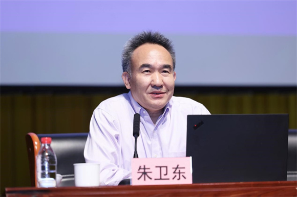 中国社科院台湾研究所所长、资深研究员朱卫东教授作专题讲座 中国社科院台湾研究所所长、资深研究员朱卫东教授作专题讲座