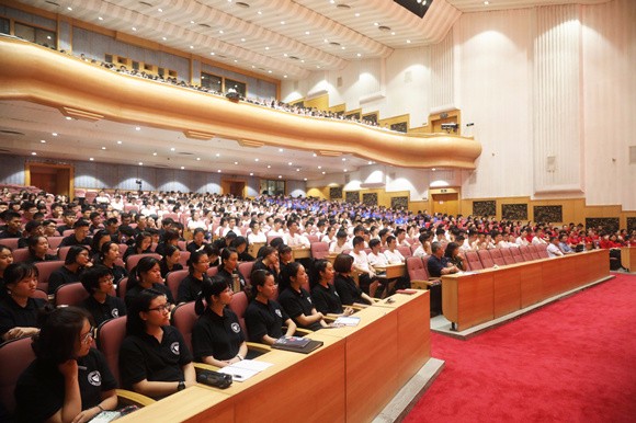 “大学第一课”现场 “大学第一课”现场