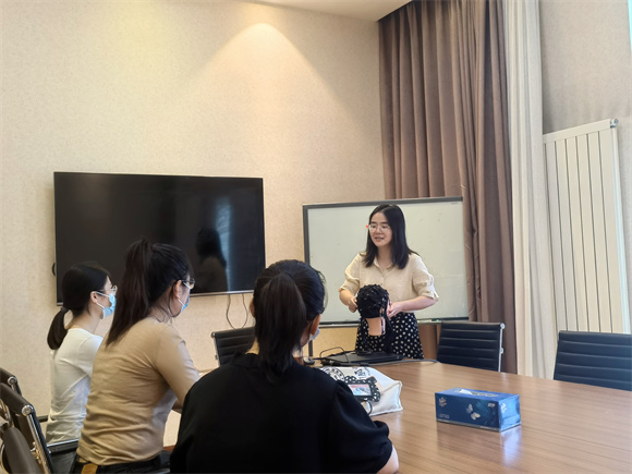 为同学讲解心理学的脑电实验技术 为同学讲解心理学的脑电实验技术