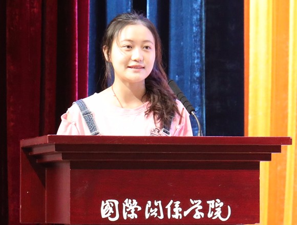 常诗雅 常诗雅