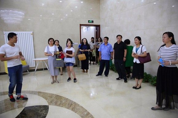 5参观学校心理教育研究中心 5参观学校心理教育研究中心