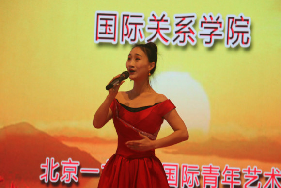 演出现场-独唱 演出现场-独唱