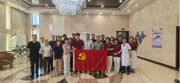 党建联建护健康 科普义诊暖人心——我院开展“科普专家进校园”健康服务暨支部共建活动