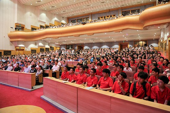 迎新大会现场 迎新大会现场