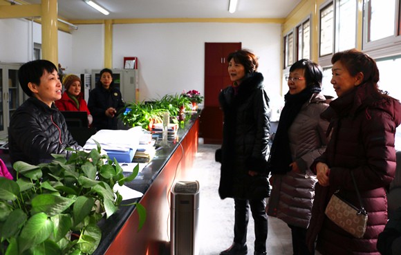 7刘慧书记一行慰问社区在岗人员 7刘慧书记一行慰问社区在岗人员