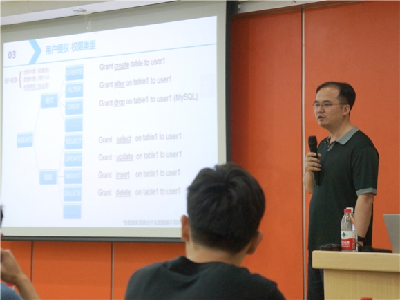 2信息科技学院李顺副教授教学展示 2信息科技学院李顺副教授教学展示
