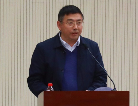 2 检查组副组长、北京市委教育工委委员、北京市教委副主任叶茂林主持汇报会 刘伟麒摄 2 检查组副组长、北京市委教育工委委员、北京市教委副主任叶茂林主持汇报会 刘伟麒摄
