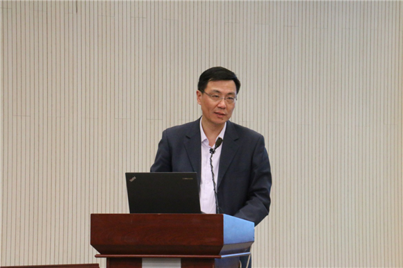 校长陶坚教授作动员讲话 校长陶坚教授作动员讲话