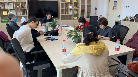 公共管理系教工党支部学习现场 公共管理系教工党支部学习现场
