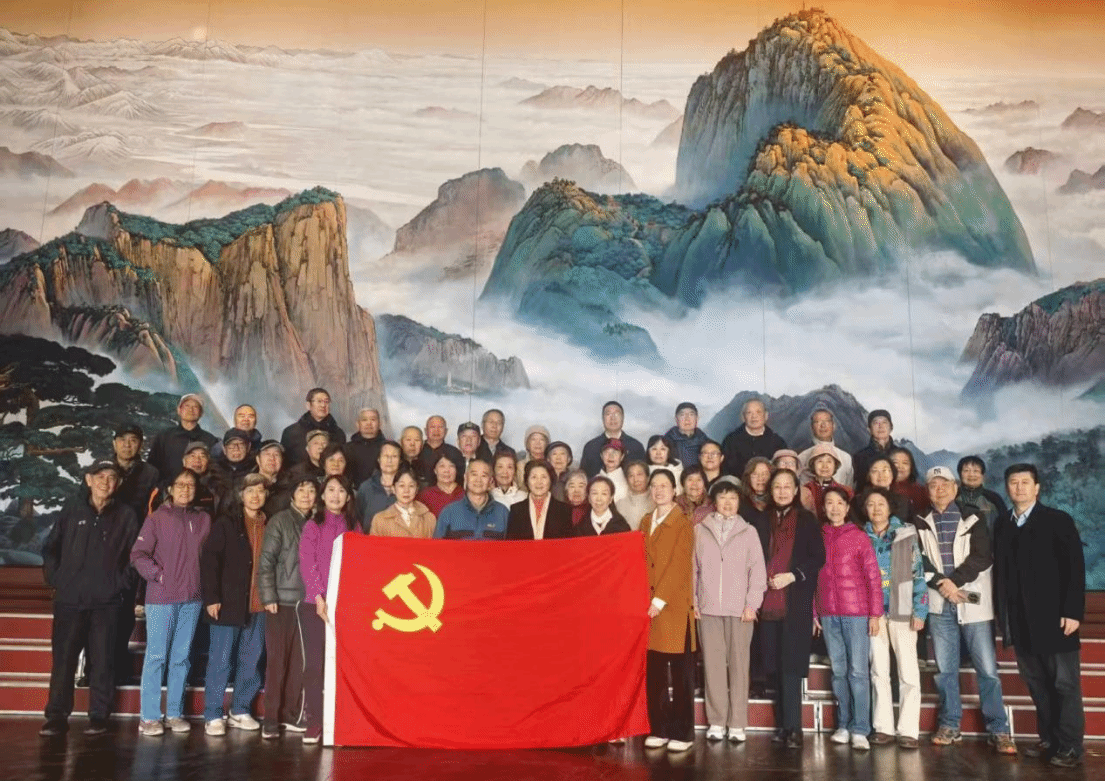 离退休党总支赴中国国家版本馆开展“承古今版本，启未来新程”主题党日活动