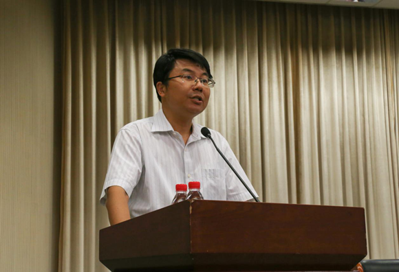 国际经济系羌建新教授代表全体教师发言 国际经济系羌建新教授代表全体教师发言
