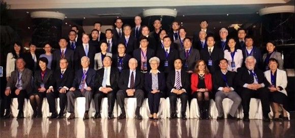 与会人员合影 与会人员合影
