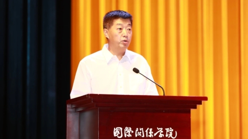 4 孙志明同志宣读退休教职工名单 4 孙志明同志宣读退休教职工名单