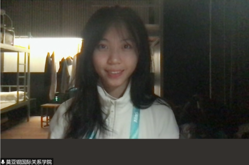 志愿者代表莫亚锟发言 志愿者代表莫亚锟发言